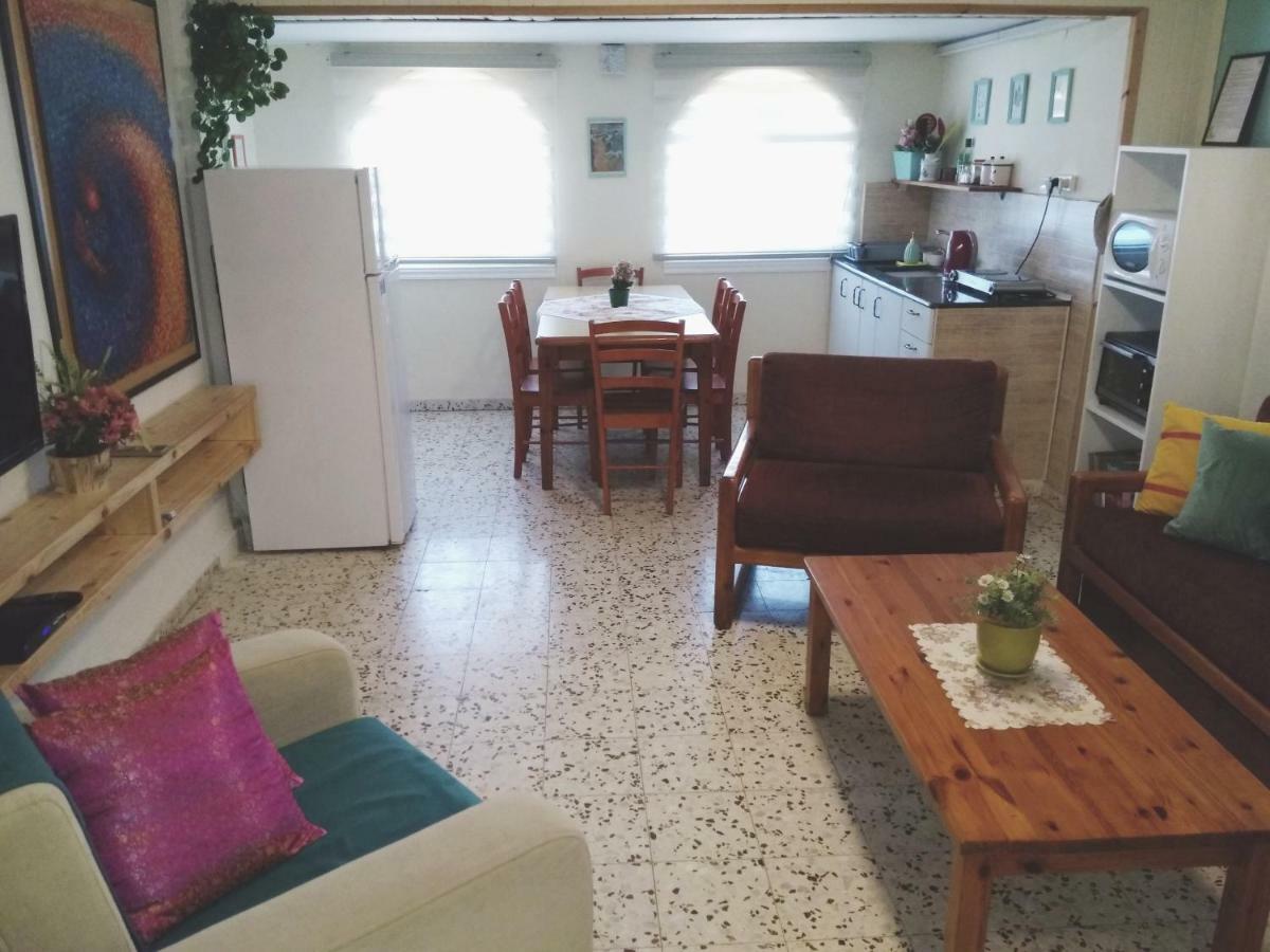 Jordan Valley Vacation Apartment Menaẖemya 외부 사진